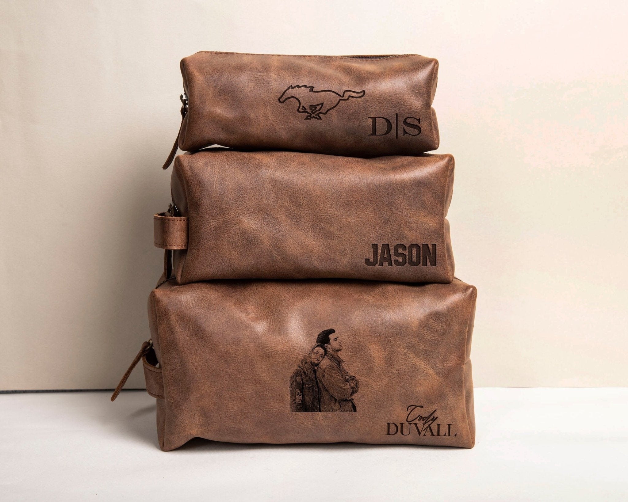 Car Themed Dopp Kit • Leather Toiletry Bag • Customized Gift - The Lush Gifts - Car Themed Dopp Kit • Leather Toiletry Bag • Customized Gift - The Lush Gifts - The Lush Gifts - Gift Car Lovers Owner, Customized Leather Dopp Kit, Car Accessories Travel Bag Men, Cool Car Gift idea, Car Enthusiast Husband Dad Boyfriend - Customized Leather Gift - Personalized Leather Gift