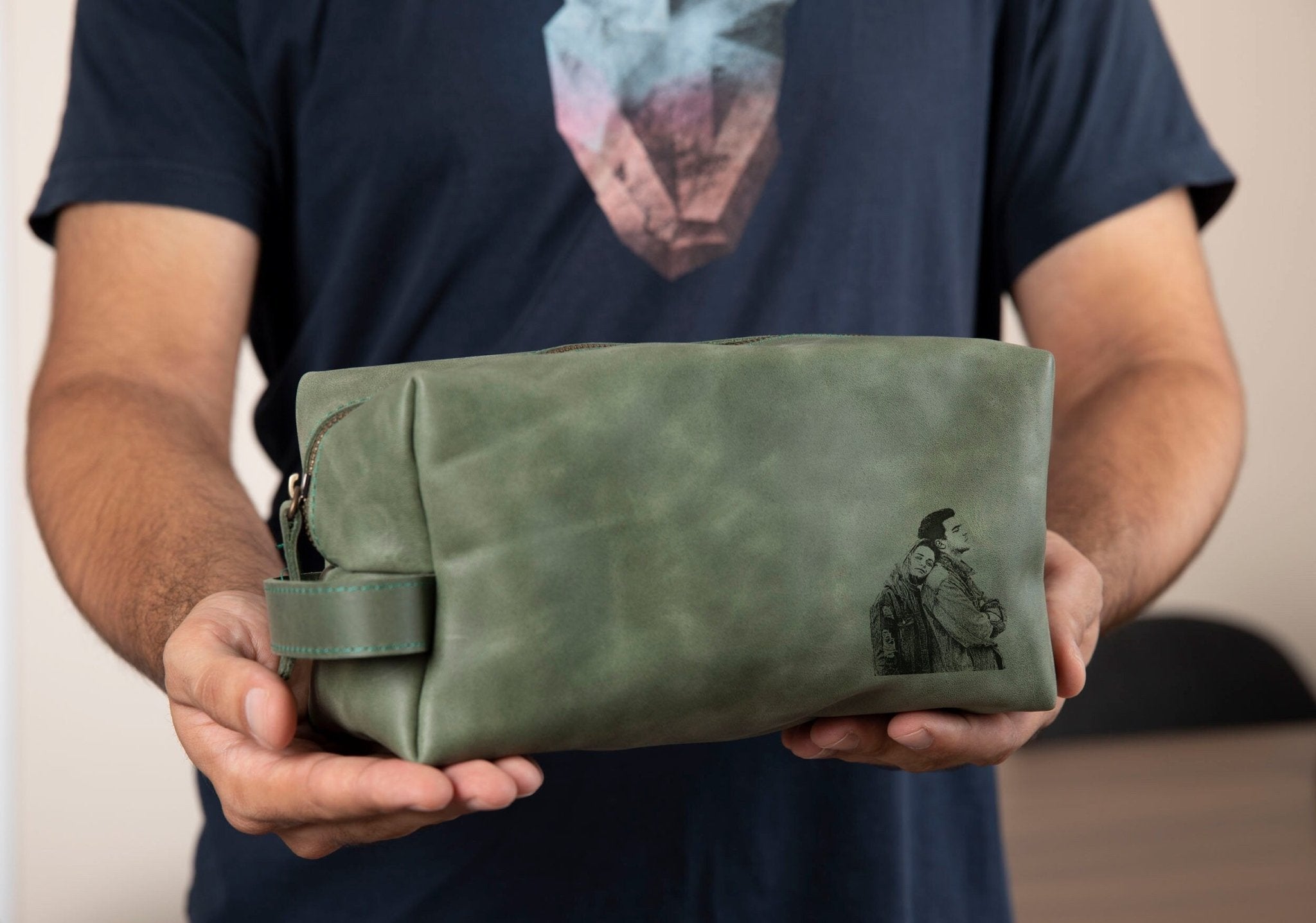 Gym Themed Dopp Kit • Leather Toiletry Bag • Custom Gift - The Lush Gifts - Gym Themed Dopp Kit • Leather Toiletry Bag • Custom Gift - The Lush Gifts - The Lush Gifts - Gift for Gym Lover Boyfriend, Customized Dopp - kit for bodybuilder, Fitness Man Gift, Toiletry Bag for Powerlifter Husband, Workout Crossfit - Customized Leather Gift - Personalized Leather Gift