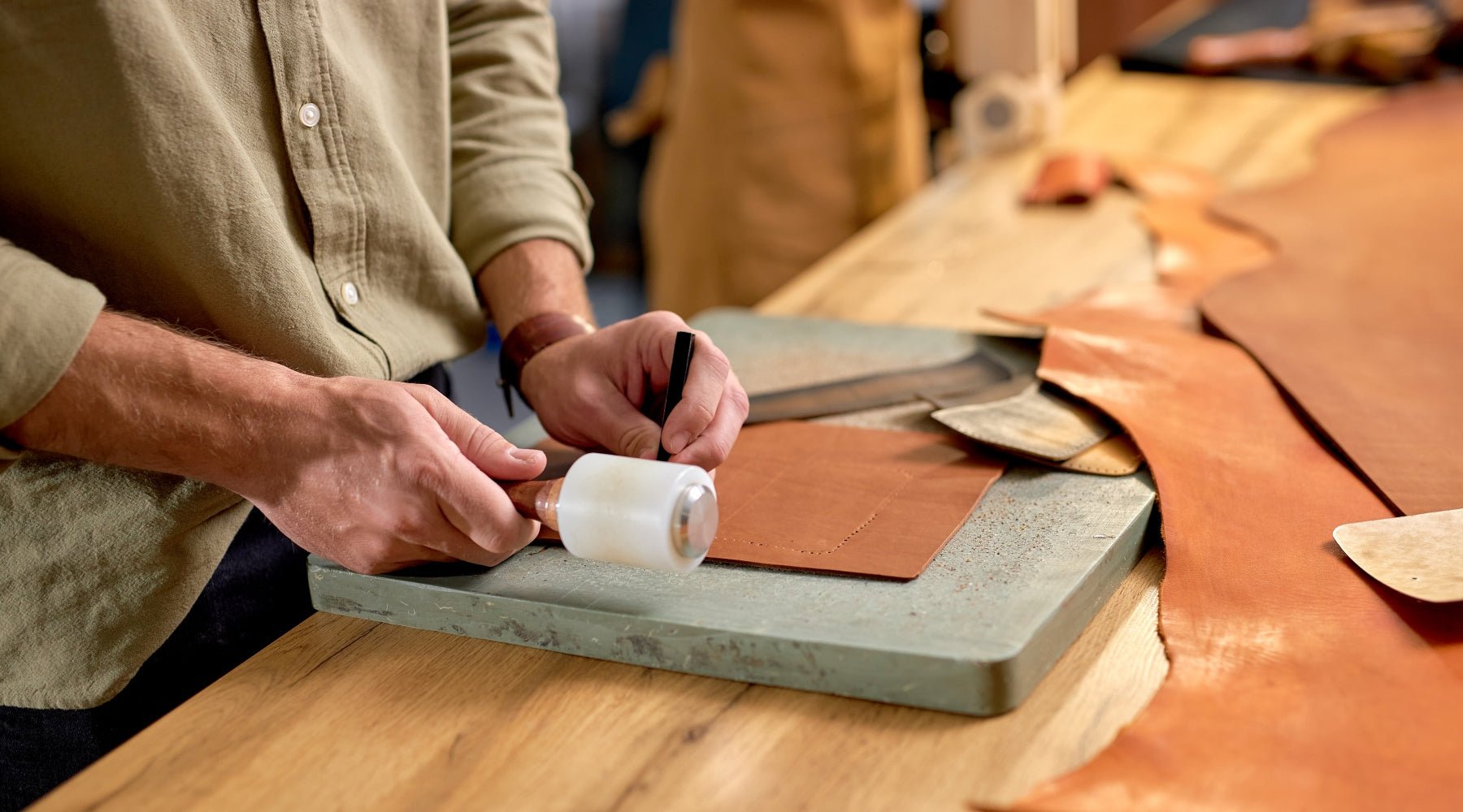 Discover Full-Grain Leather: Quality and Craftsmanship at Its Best - The Lush Gifts